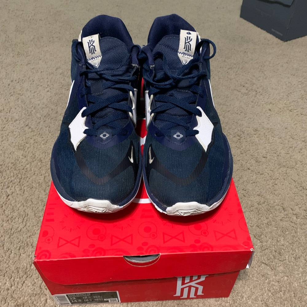 Kyrie low 5s navy blue size 13